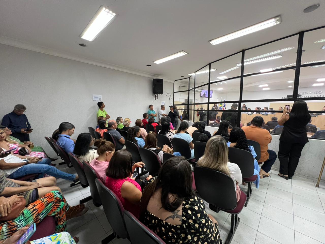 Câmara Municipal homenageia personalidades com Título de Cidadão e Cidadã Timonense