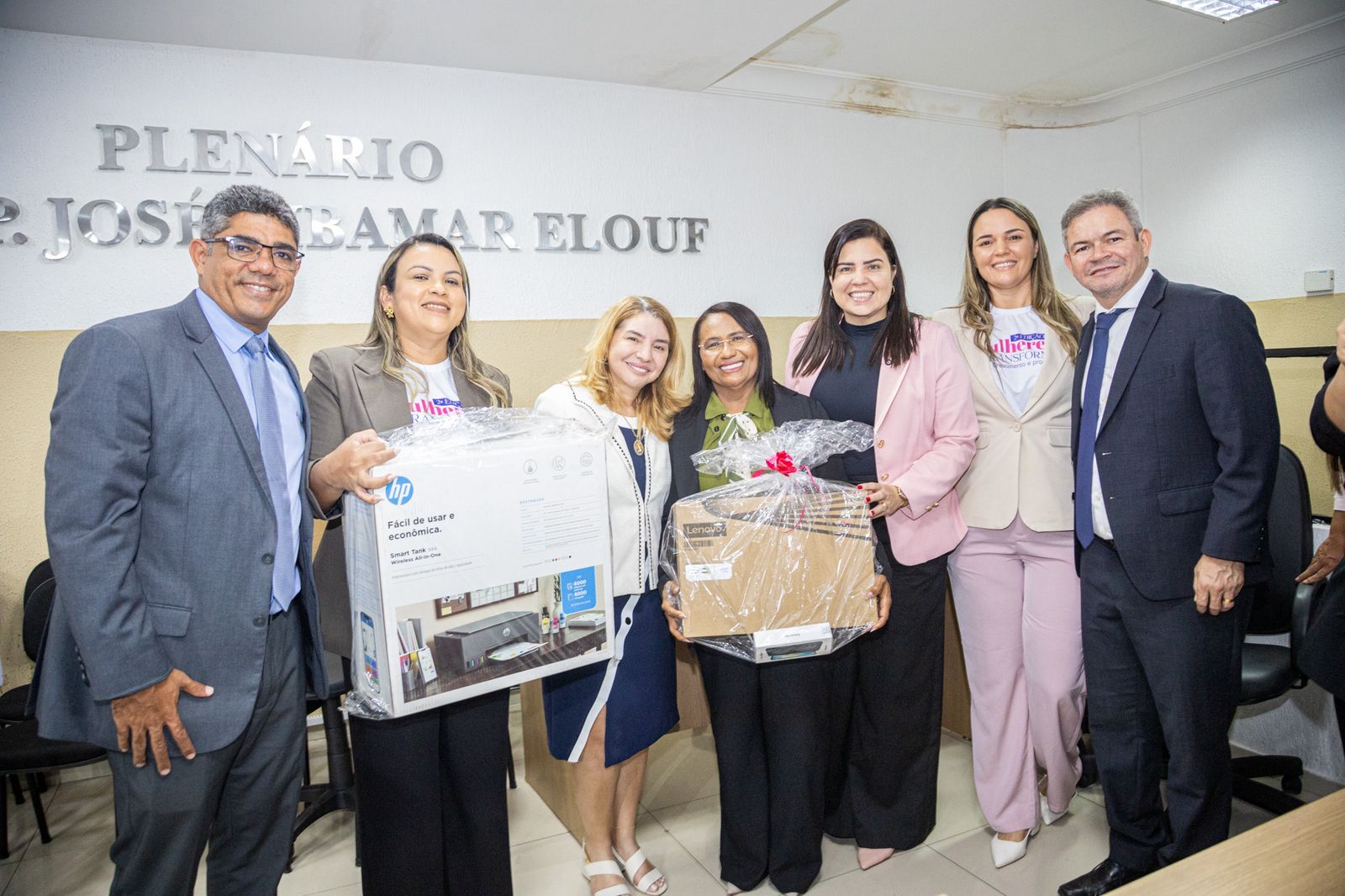 2ª edição da ação “Mulheres que Transformam” reúne homenagens, serviços e atendimentos para mul...