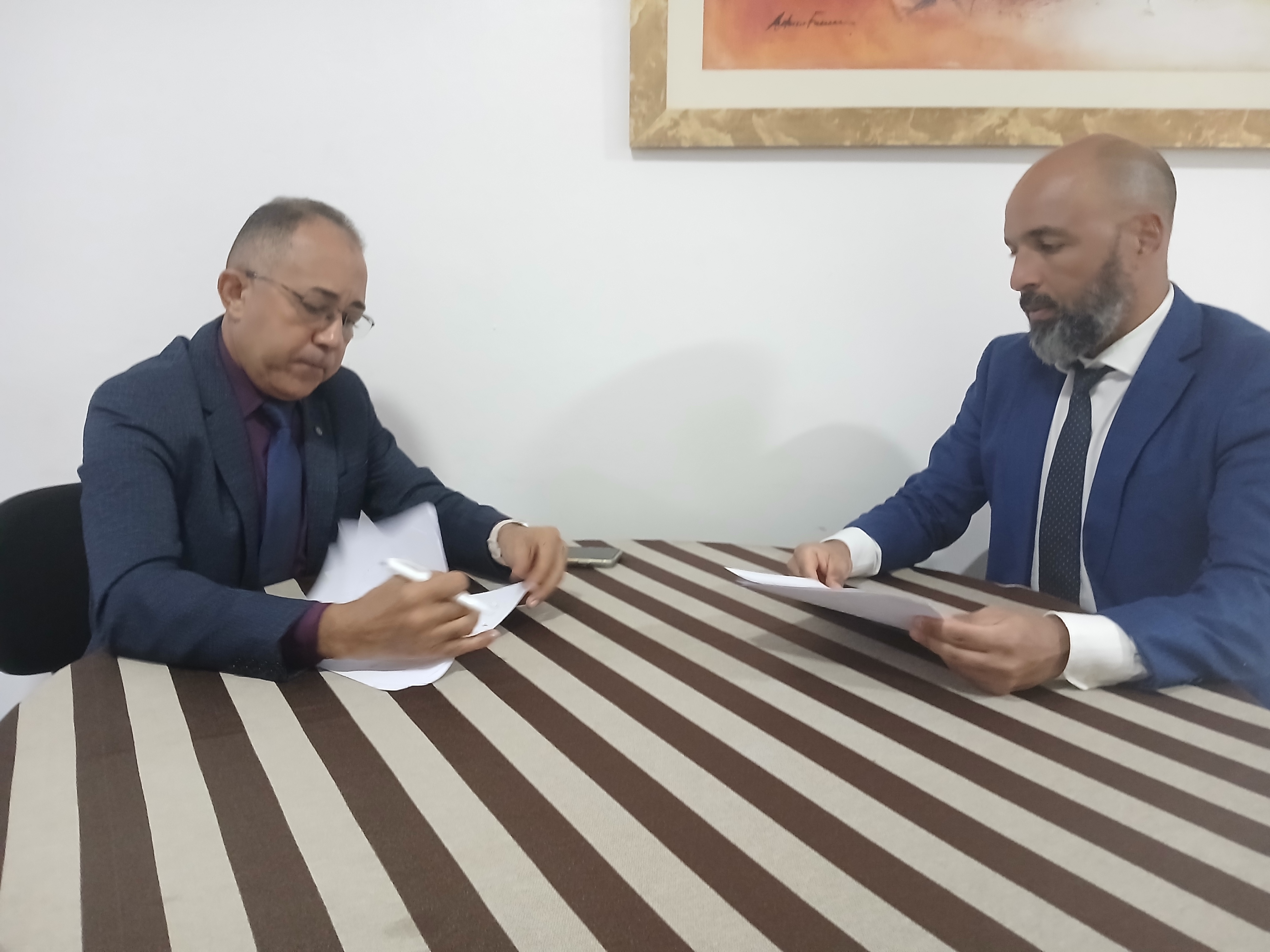 Secretário da Mesa e Diretor Legislativo têm papel estratégico no funcionamento da Câmara de Ti...