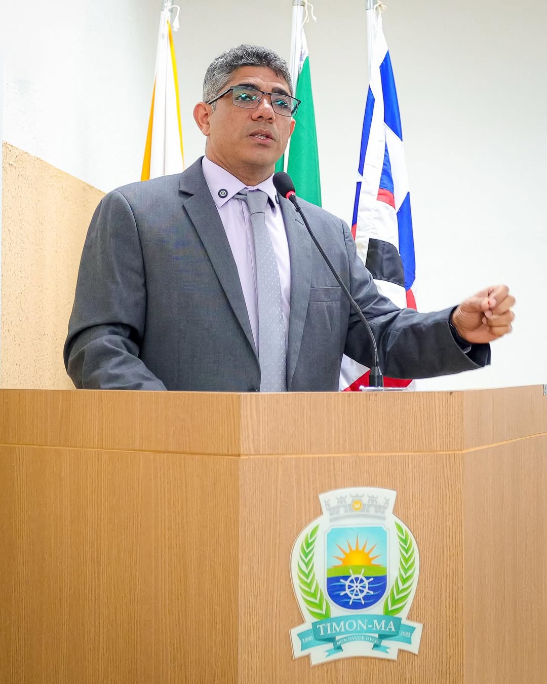 Câmara aprova reestruturação do Magistério e garante avanços históricos aos professores de Timo...