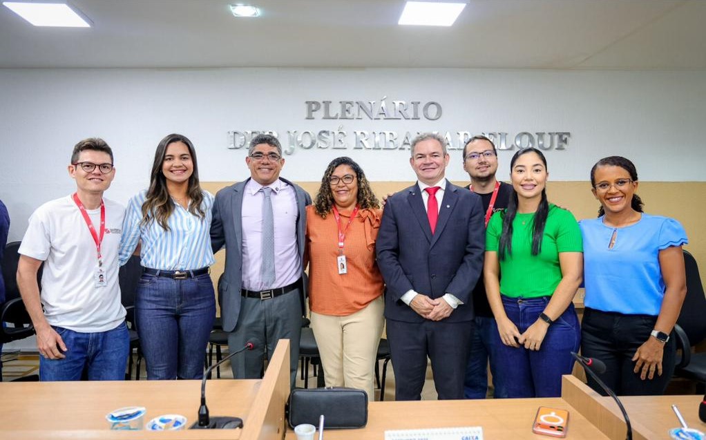 Câmara aprova reestruturação do Magistério e garante avanços históricos aos professores de Timo...