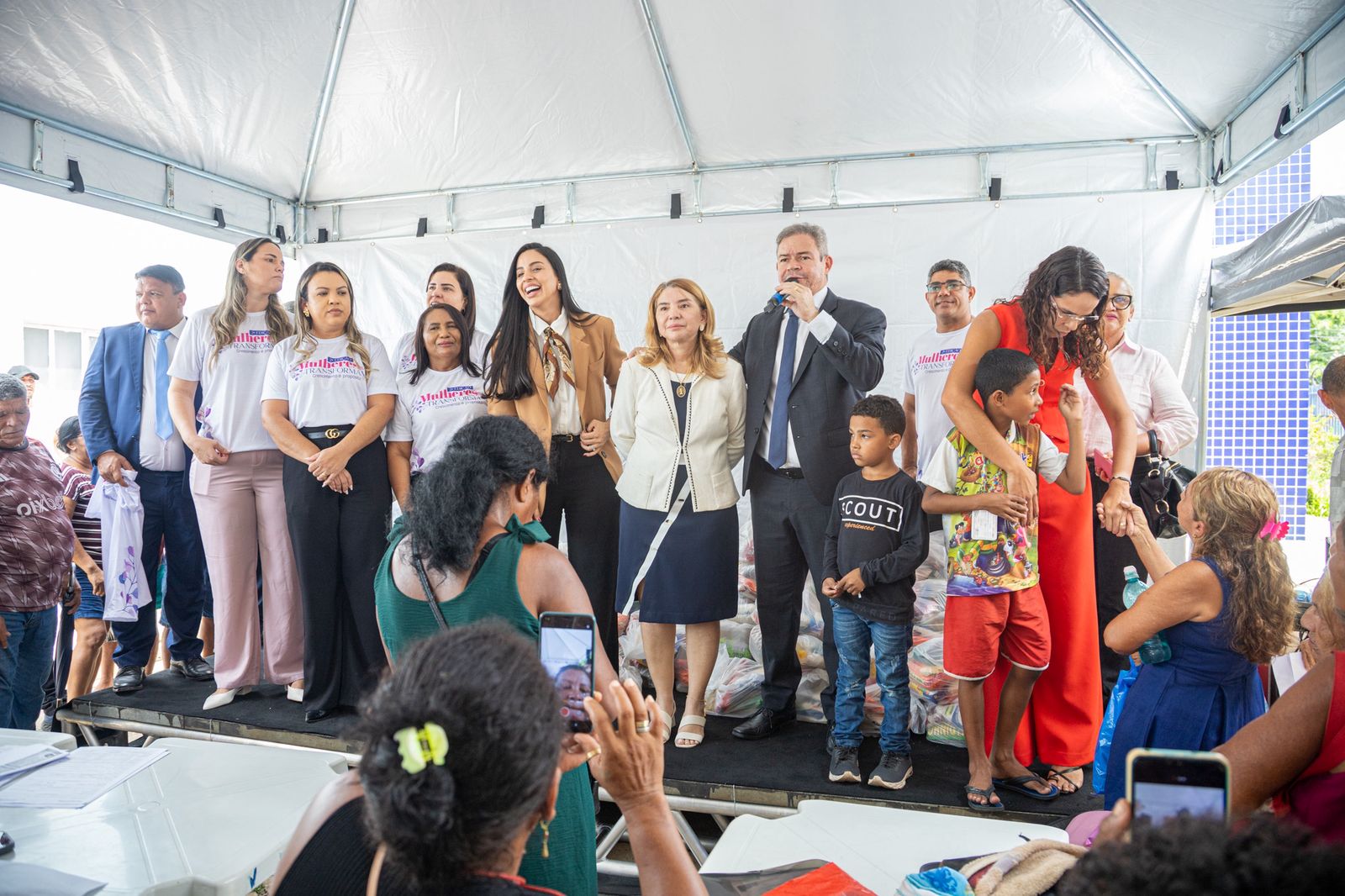 2ª edição da ação “Mulheres que Transformam” reúne homenagens, serviços e atendimentos para mul...