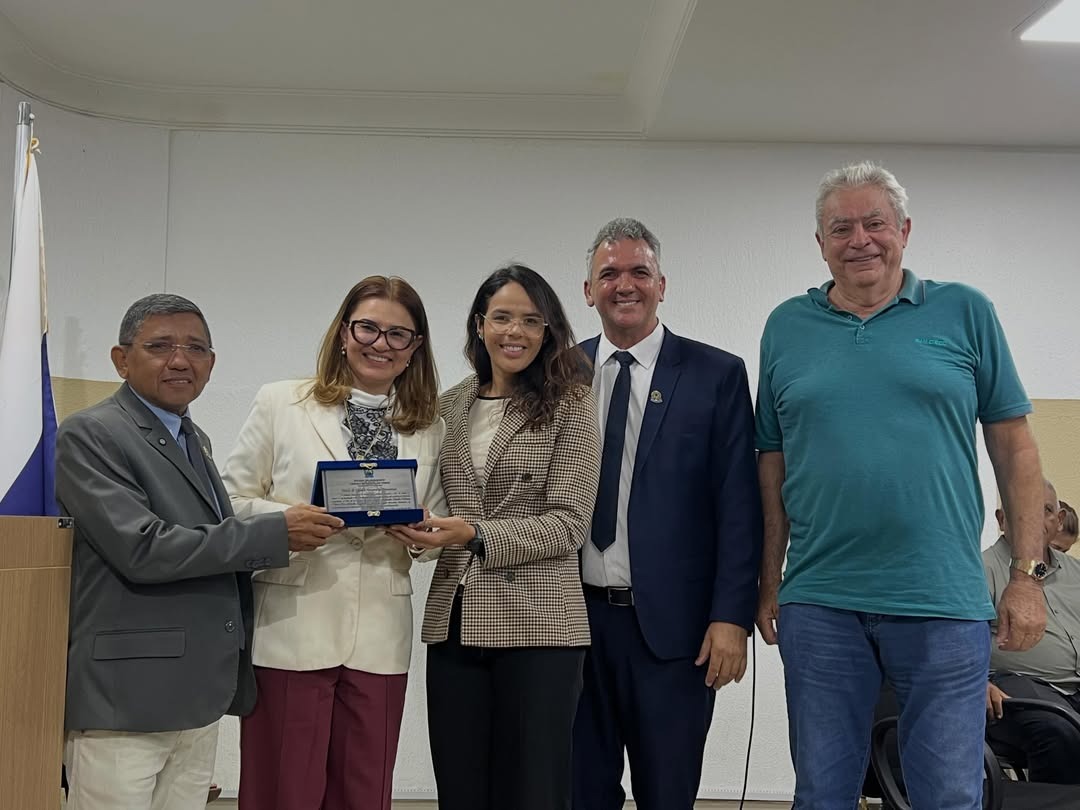 Cláudia Coutinho recebe título de Cidadã Timonense e reforça compromisso com Timon