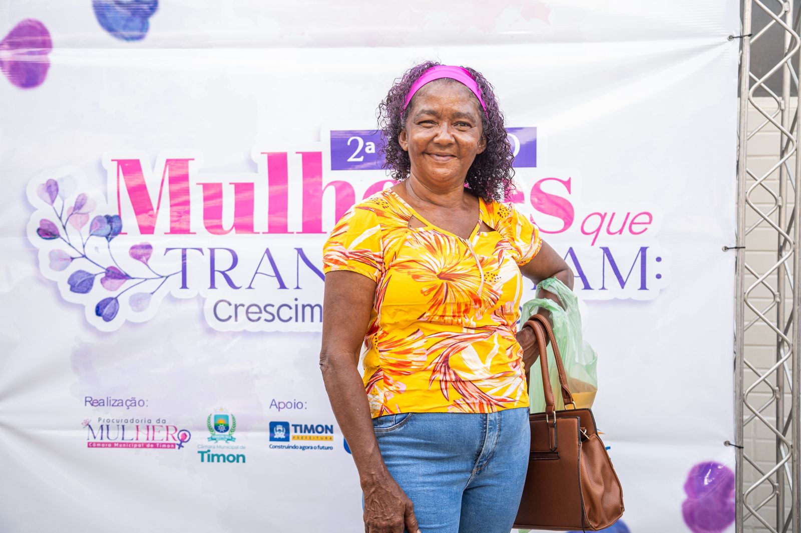 2ª edição da ação “Mulheres que Transformam” reúne homenagens, serviços e atendimentos para mul...