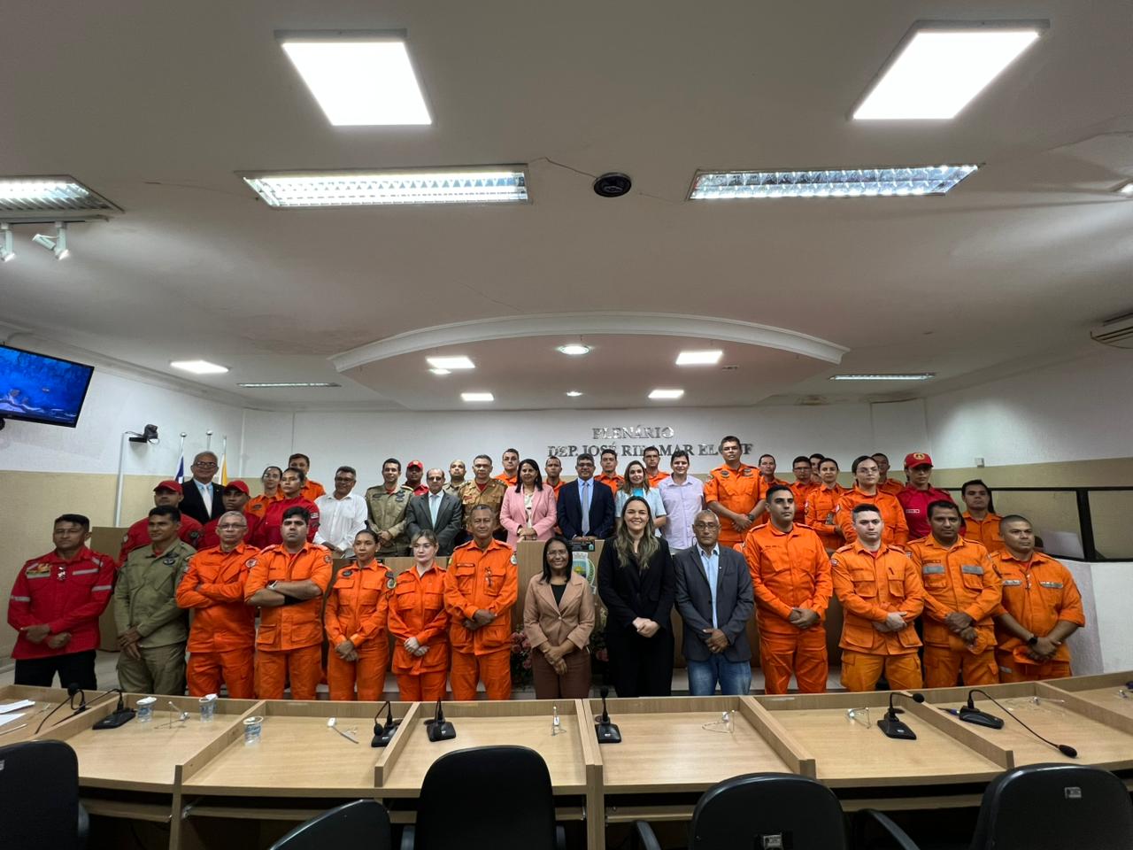 Câmara de Timon realiza sessão histórica em reconhecimento às forças de segurança do MA e PI