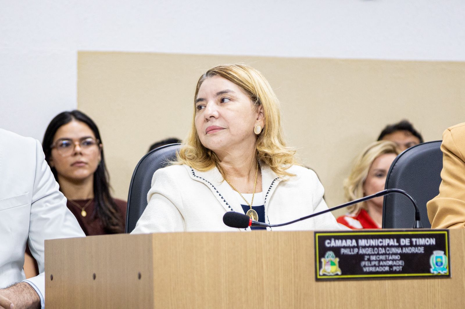 Presidente Iracema Vale formaliza parceria com a Câmara de Timon com entrega de equipamentos à...