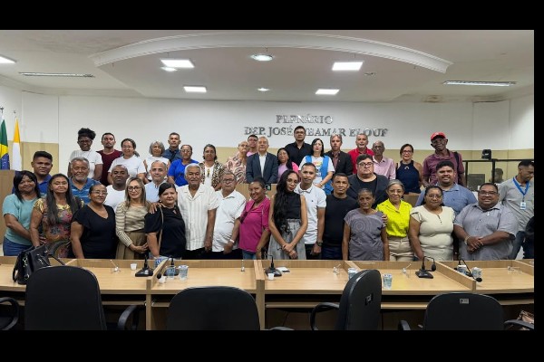 Câmara de Timon homenageia blogueiros e líderes comunitários em reconhecimento aos relevantes s...