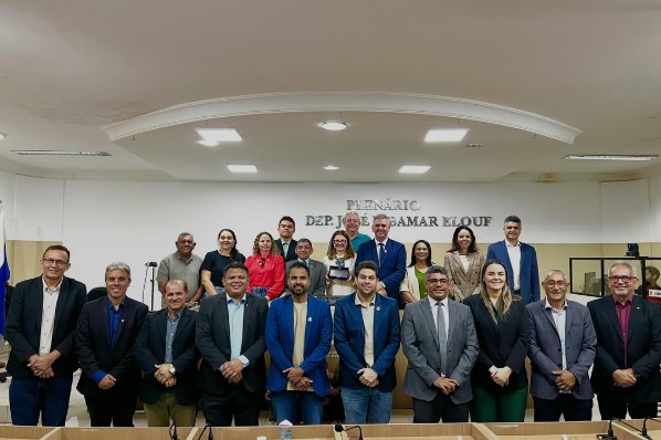 Cláudia Coutinho recebe título de Cidadã Timonense e reforça compromisso com Timon