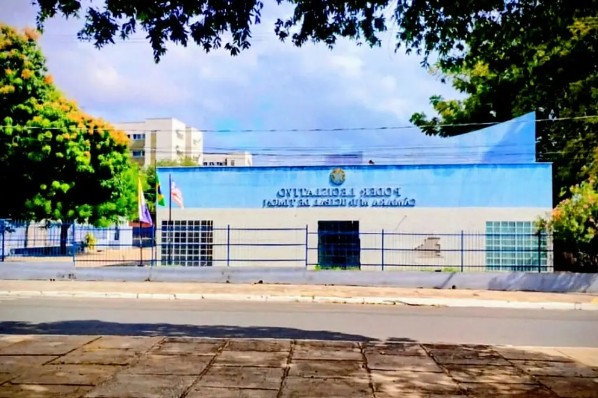 Câmara de Timon realiza sessão extraordinária para votação de projetos sobre planos de carreira...